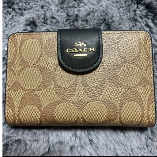 コーチ(COACH)の新品　COACH　二つ折り財布　シグネチャー　小銭入れ有　ベージュ(財布)