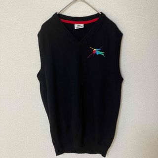 ラコステ(LACOSTE)のLACOSTE ラコステ　ニット　ベスト　カラフルロゴ刺繍　ブラック　サイズ3(ニット/セーター)