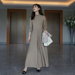 アニュアンス(ánuans)のBox Pleats Knit Dress かじまり　L'Orロル　(ロングワンピース/マキシワンピース)