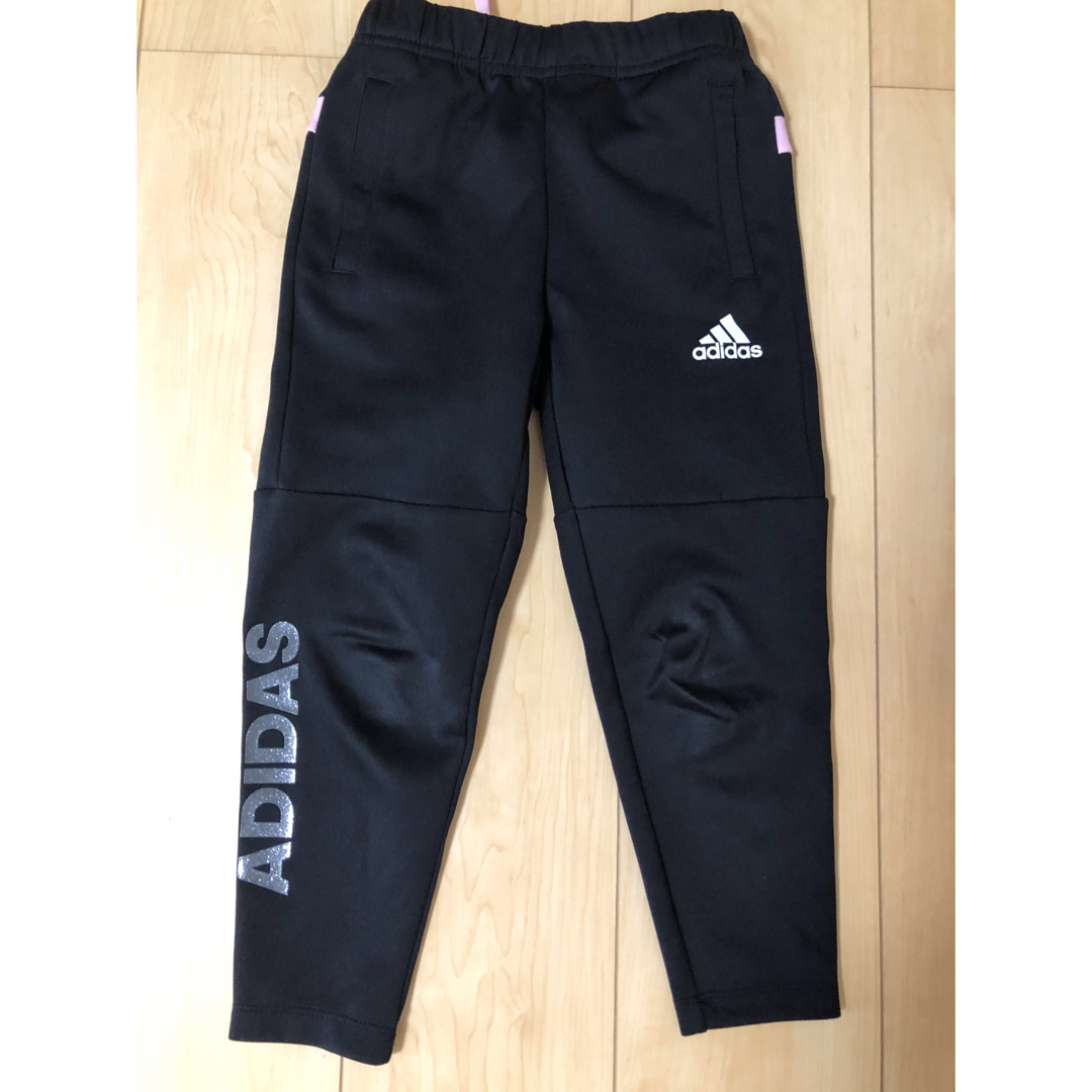 adidas(アディダス)のアディダス　ジャージ  パンツ　110 キッズ/ベビー/マタニティのキッズ服女の子用(90cm~)(パンツ/スパッツ)の商品写真