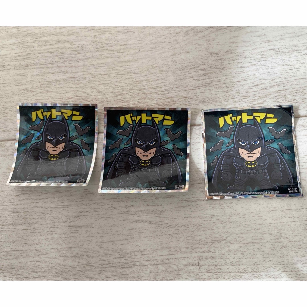 DC(ディーシー)の映画 ザ フラッシュ バットマン ステッカー シール 3枚 エンタメ/ホビーのフィギュア(アメコミ)の商品写真