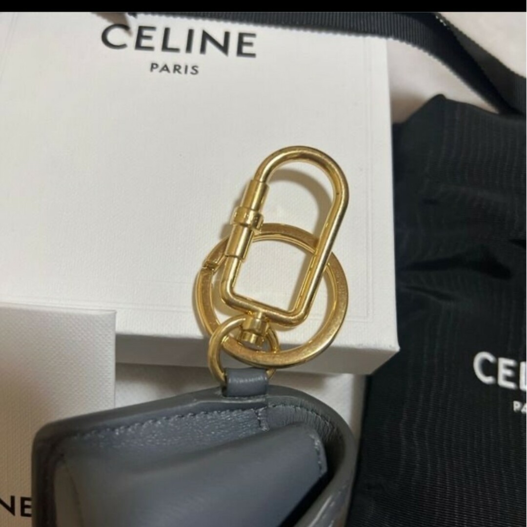 celine(セリーヌ)のCELINE  セリーヌAirPodsケース　イヤホンケース スマホ/家電/カメラのスマホアクセサリー(その他)の商品写真