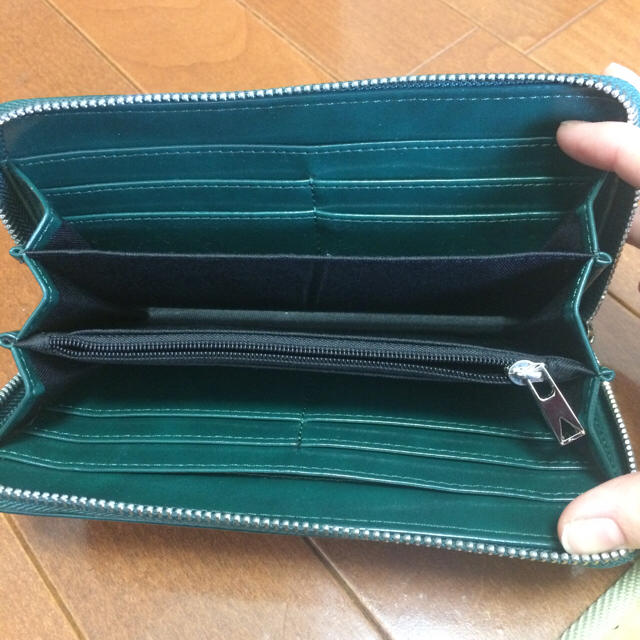 EMODA(エモダ)のEMODA 深緑色 長財布 レディースのファッション小物(財布)の商品写真
