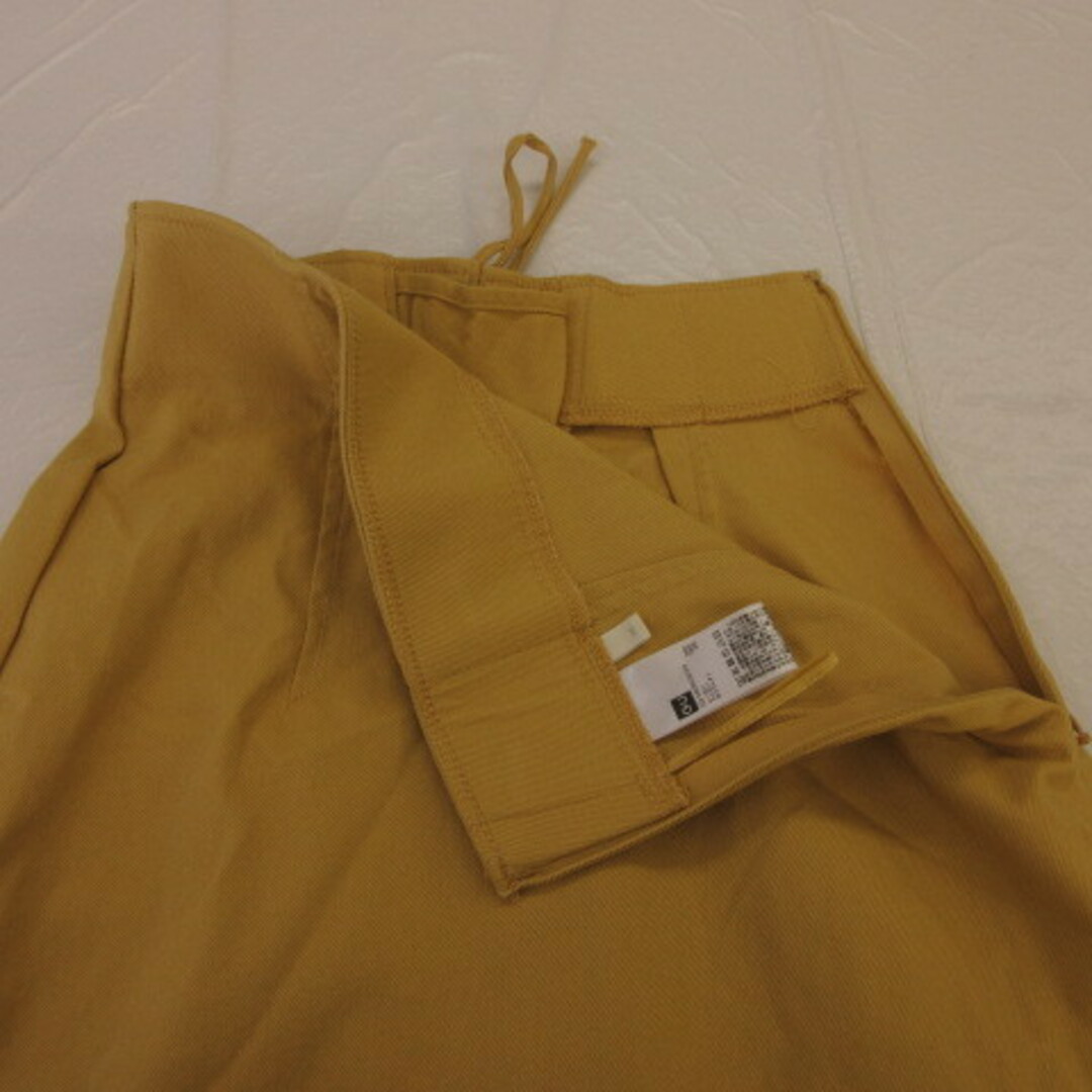 GU(ジーユー)のジーユー GU レースアップナローミディースカート ストレッチ 黄 S レディースのスカート(ロングスカート)の商品写真