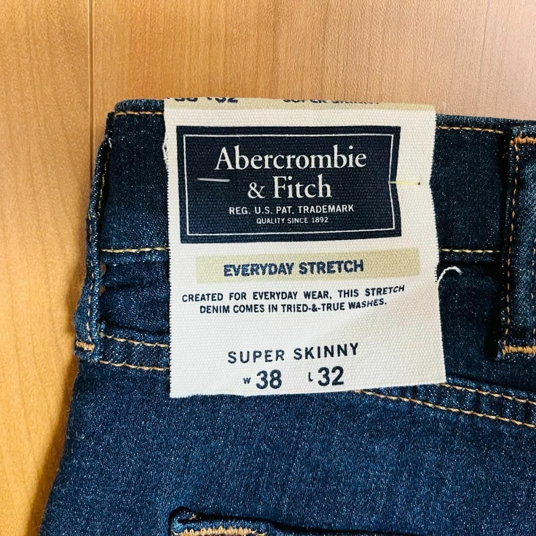 Abercrombie&Fitch(アバクロンビーアンドフィッチ)の新品未使用 タグ付 アバクロ スーパースキニーデニムジーンズ w38×32 メンズのパンツ(デニム/ジーンズ)の商品写真