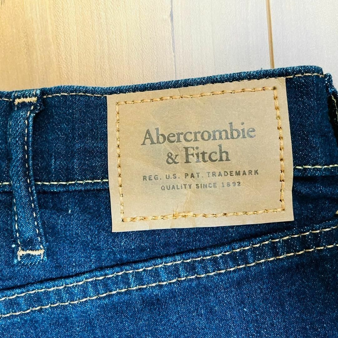 Abercrombie&Fitch(アバクロンビーアンドフィッチ)の新品未使用 タグ付 アバクロ スーパースキニーデニムジーンズ w38×32 メンズのパンツ(デニム/ジーンズ)の商品写真