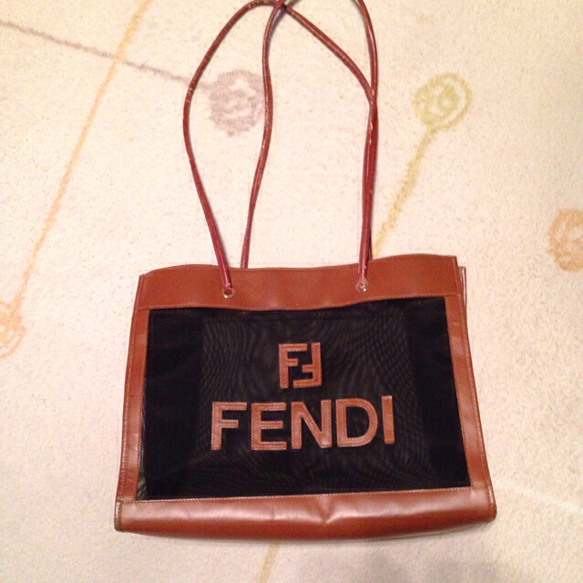 FENDI(フェンディ)の☆FENDI☆バック難あり！値下げ レディースのバッグ(トートバッグ)の商品写真