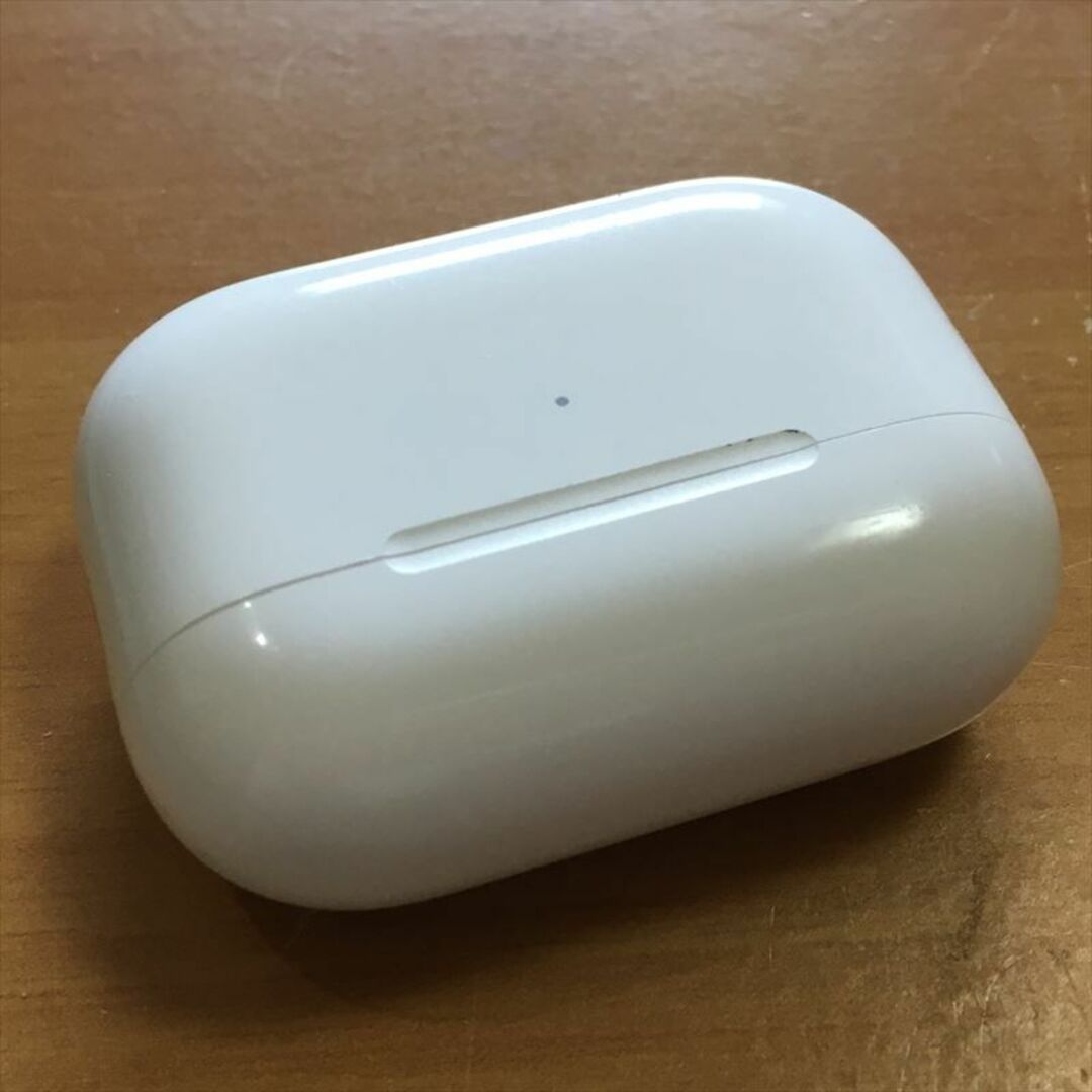 Apple(アップル)の2) Apple純正 AirPods Pro 第2世代 充電ケース A2700 スマホ/家電/カメラのオーディオ機器(ヘッドフォン/イヤフォン)の商品写真