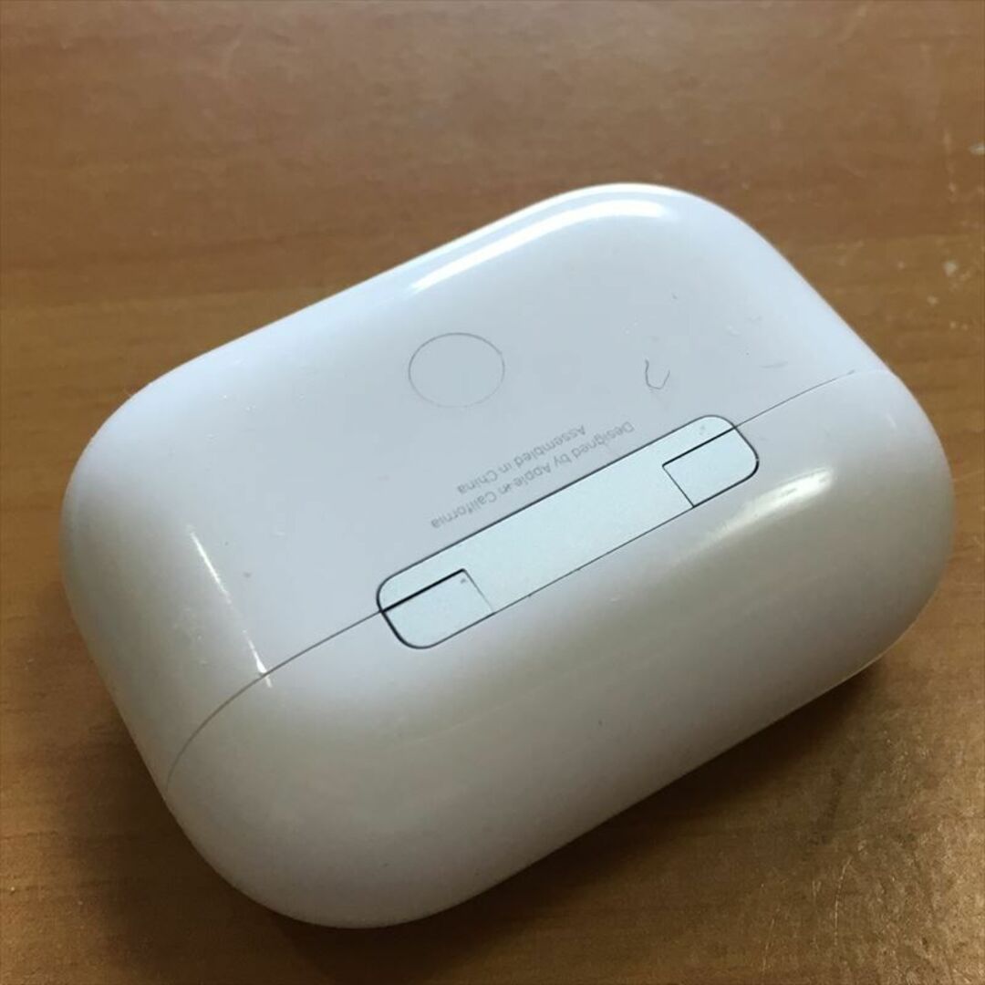 Apple(アップル)の2) Apple純正 AirPods Pro 第2世代 充電ケース A2700 スマホ/家電/カメラのオーディオ機器(ヘッドフォン/イヤフォン)の商品写真