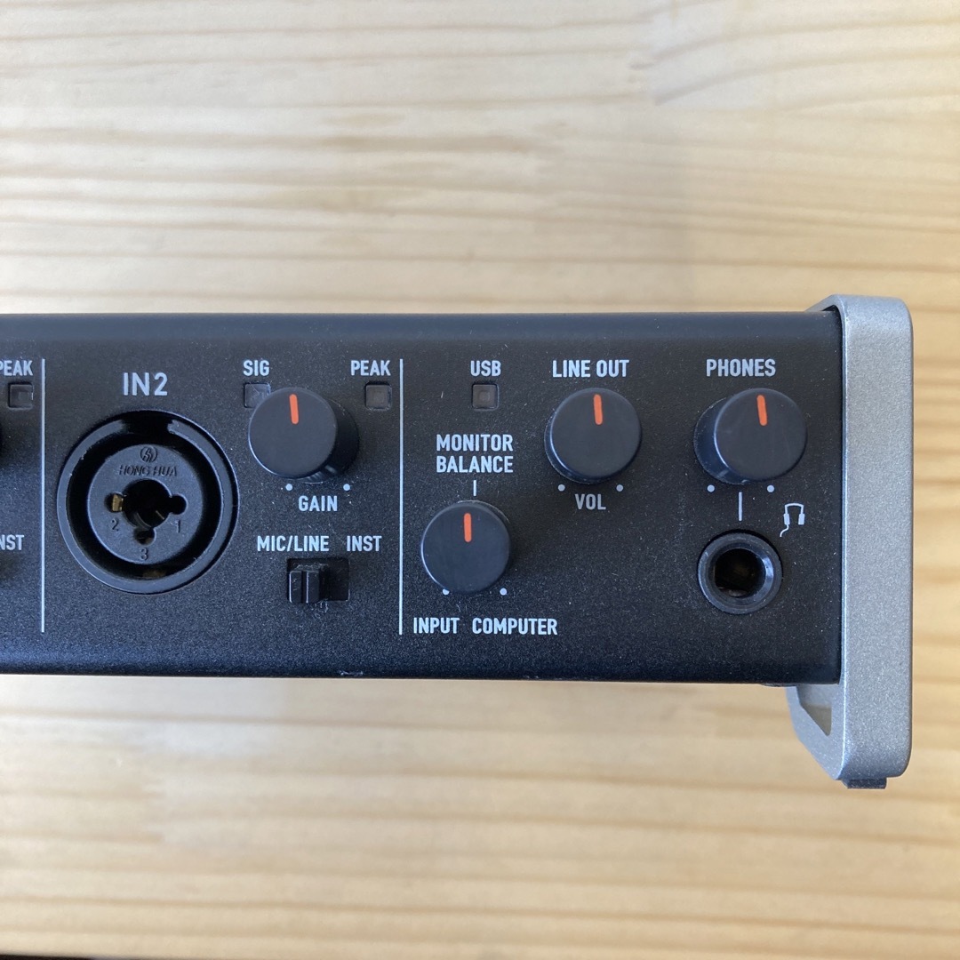 TASCAM US-2x2 オーディオインターフェース USBケーブル付き 楽器のDTM/DAW(オーディオインターフェイス)の商品写真