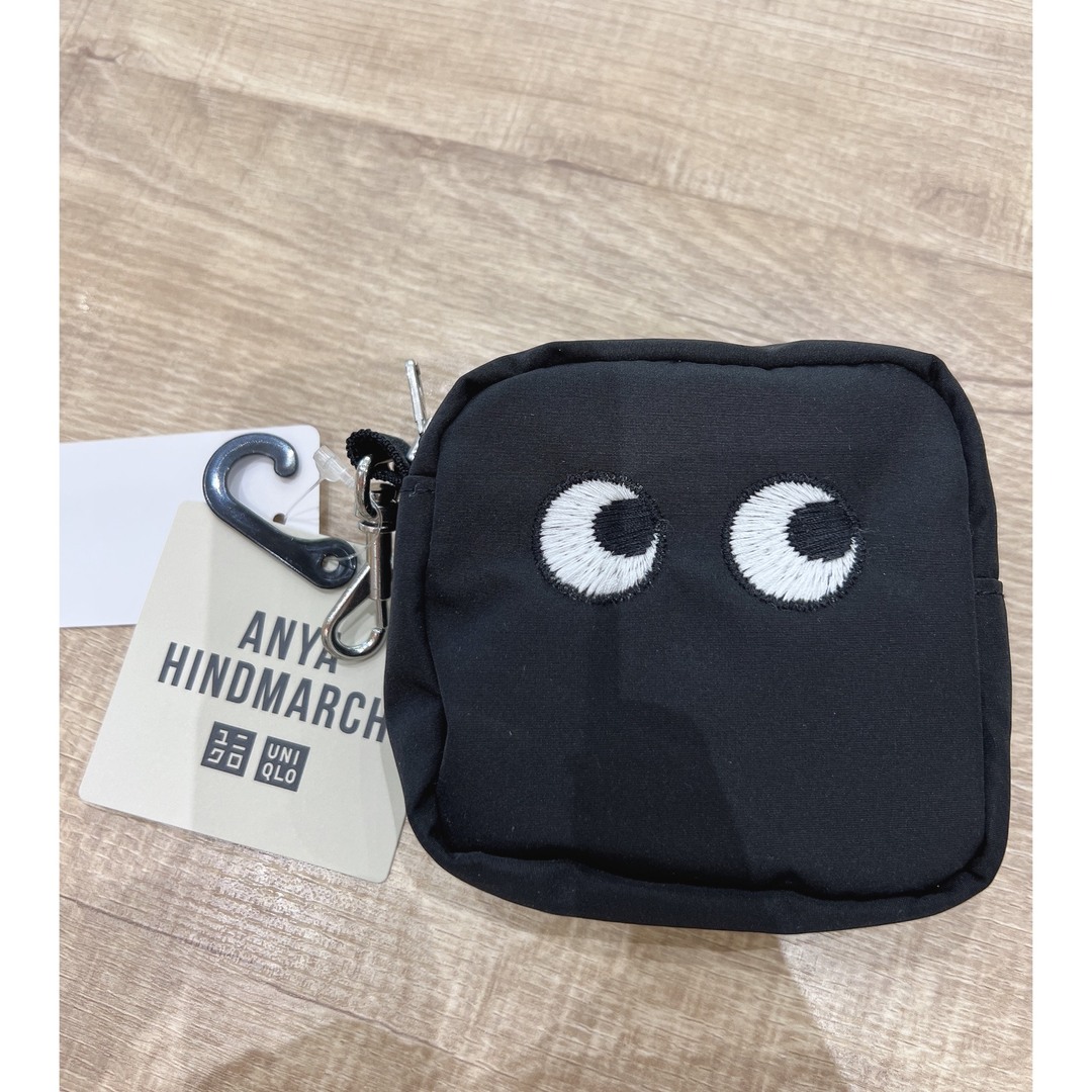 ANYA HINDMARCH(アニヤハインドマーチ)の新品未使用✴︎アニヤハインドマーチ× ユニクロ　パッカブルバッグ　エコバッグ レディースのバッグ(エコバッグ)の商品写真