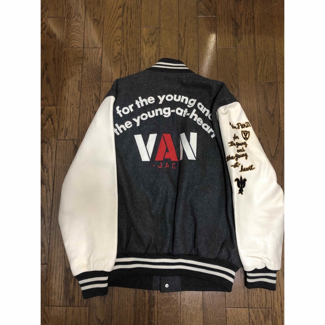 春物がお買い得週末限定SALE 激レア・新品✨VAN JACKET セミデコ