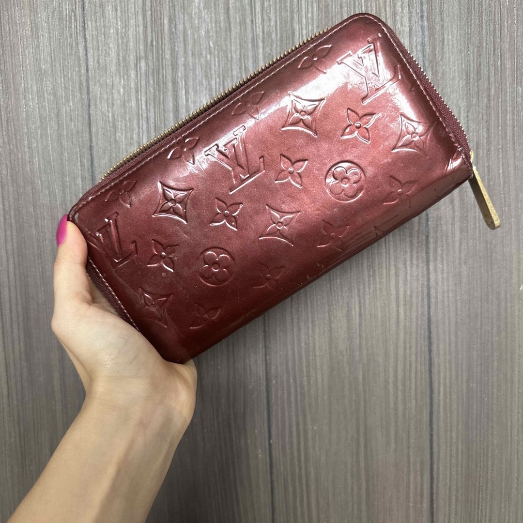 LOUIS VUITTON(ルイヴィトン)のLOUIS VUITTON モノグラムヴェルニ ジッピーウォレット レディースのファッション小物(財布)の商品写真