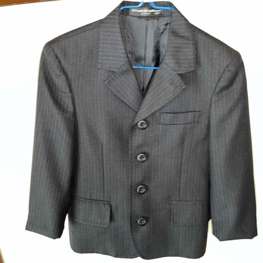 #男の子スーツ、ワイシャツ キッズ/ベビー/マタニティのキッズ服男の子用(90cm~)(ドレス/フォーマル)の商品写真
