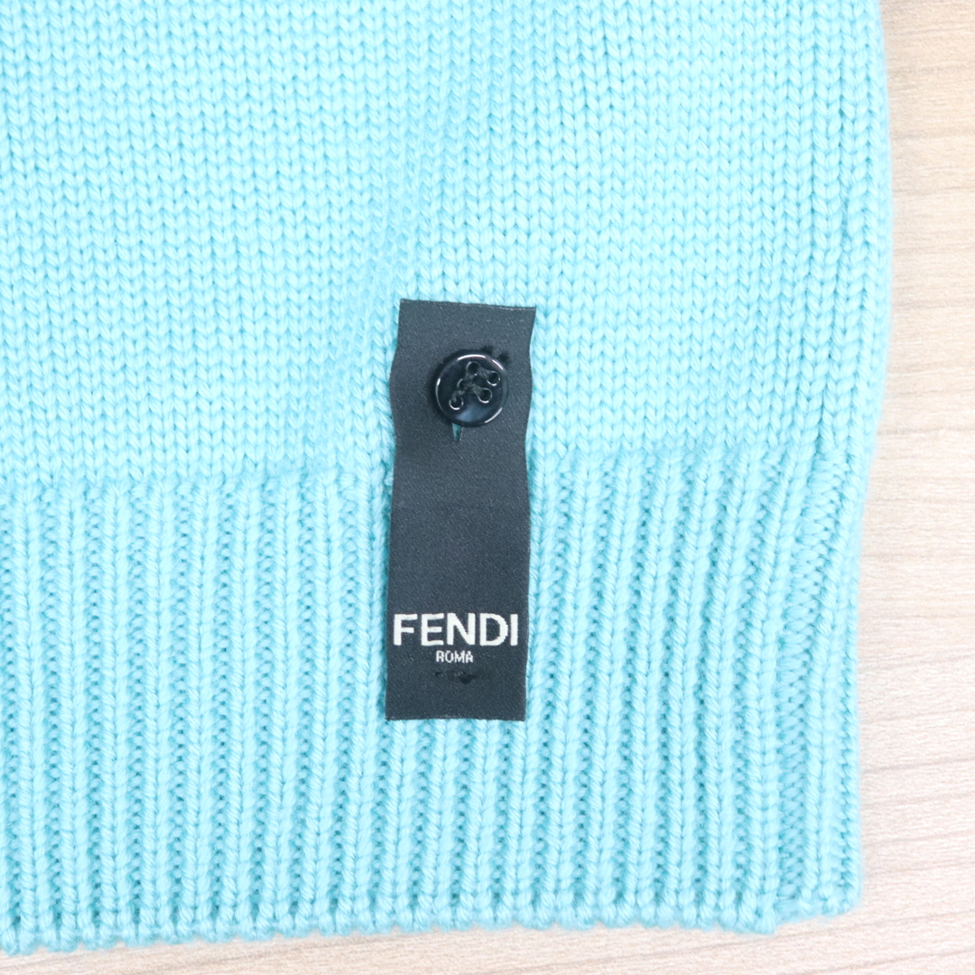 FENDI(フェンディ)のIT9IXK3E6OKO FENDI フェンディ セーター ニット バゲットバッグ付き ターコイズブルー クルーネック メンズ サイズ52 メンズのトップス(ニット/セーター)の商品写真