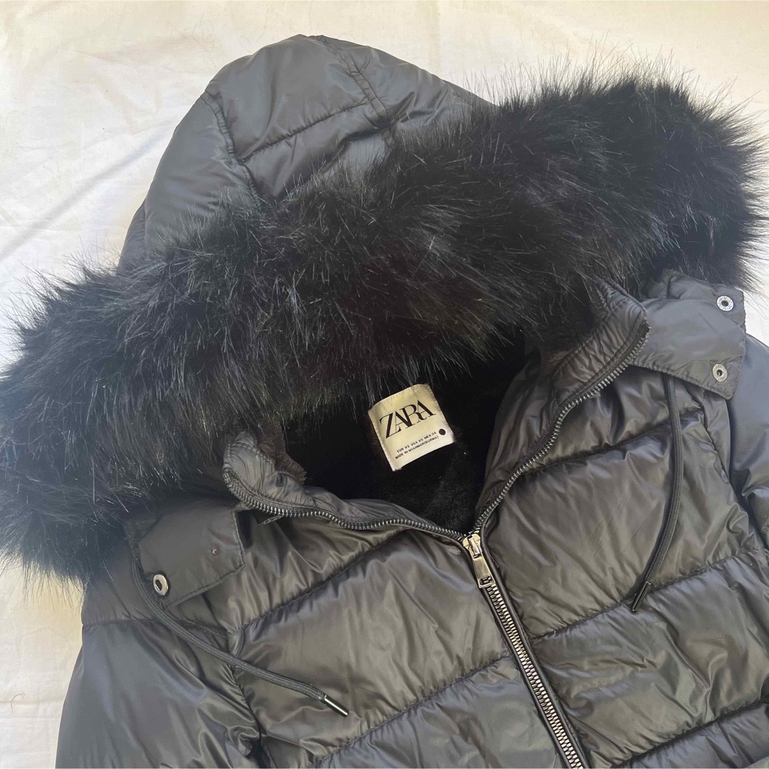 ZARA(ザラ)の ZARA ザラ ダウンジャケット ベルト ファー付き XS 黒 レディースのジャケット/アウター(ダウンジャケット)の商品写真