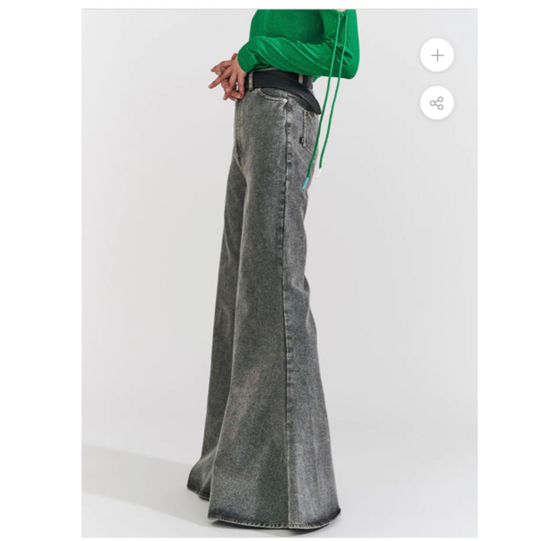 PAMEO POSE(パメオポーズ)のPAMEO POSE CHAMELEON FLARE PANTS レディースのパンツ(デニム/ジーンズ)の商品写真