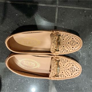 トッズ(TOD'S)のTOD’S エナメルローファー 22cm ピンク(ローファー/革靴)