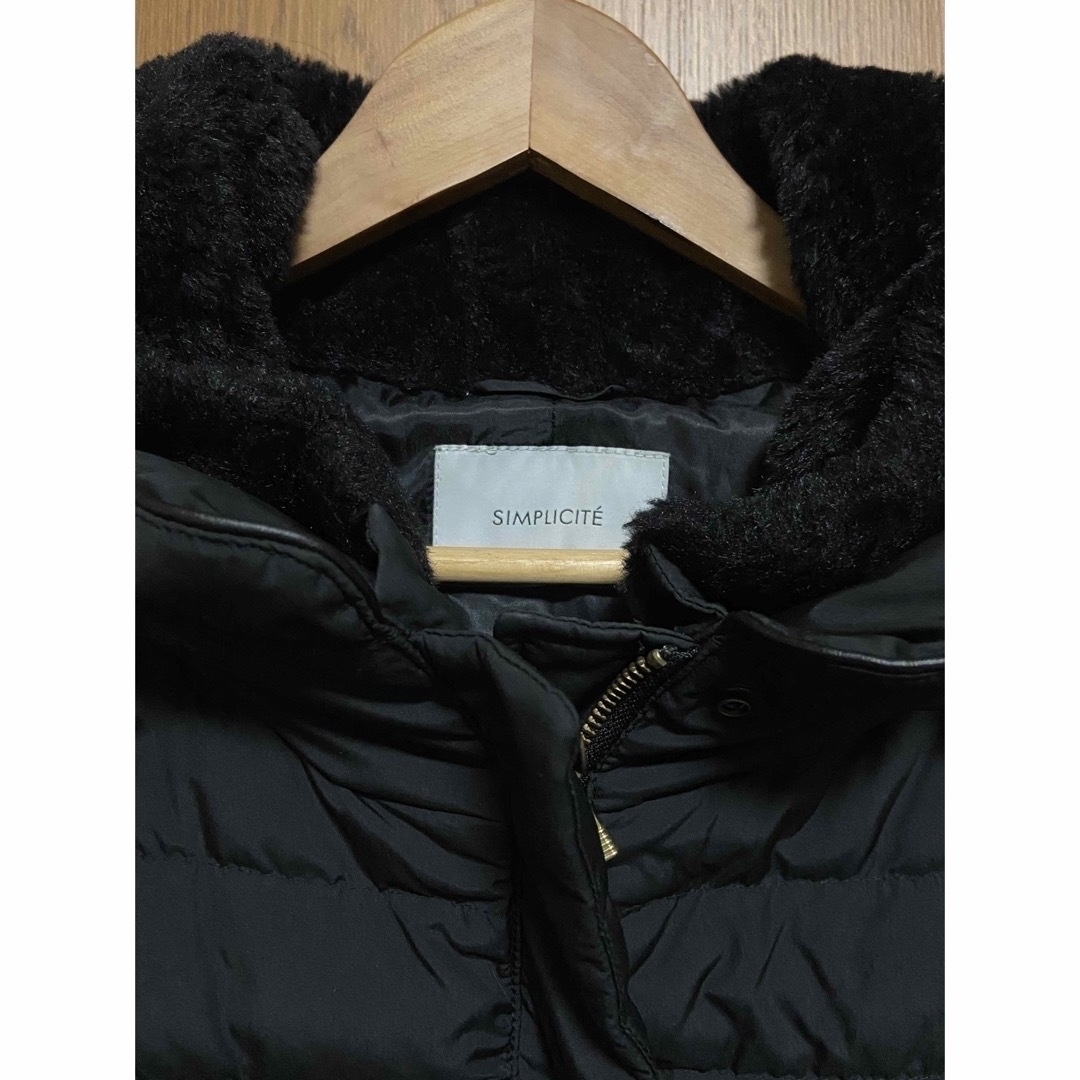 Simplicite(シンプリシテェ)のシンプリシテェ　ダウンコート　超美品　黒 レディースのジャケット/アウター(ダウンコート)の商品写真