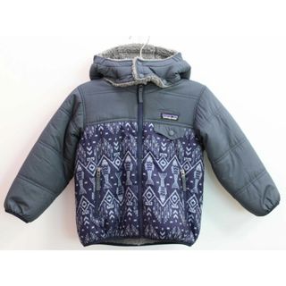 パタゴニア(patagonia)の【冬物 新入荷!】◇パタゴニア/Patagonia◇100cm リバーシブルトリブルズフーディ/ブルゾン/ジャンパー 濃紺＆グレー【中古】子供服 キッズ kids 男の子 冬 801132(ジャケット/上着)