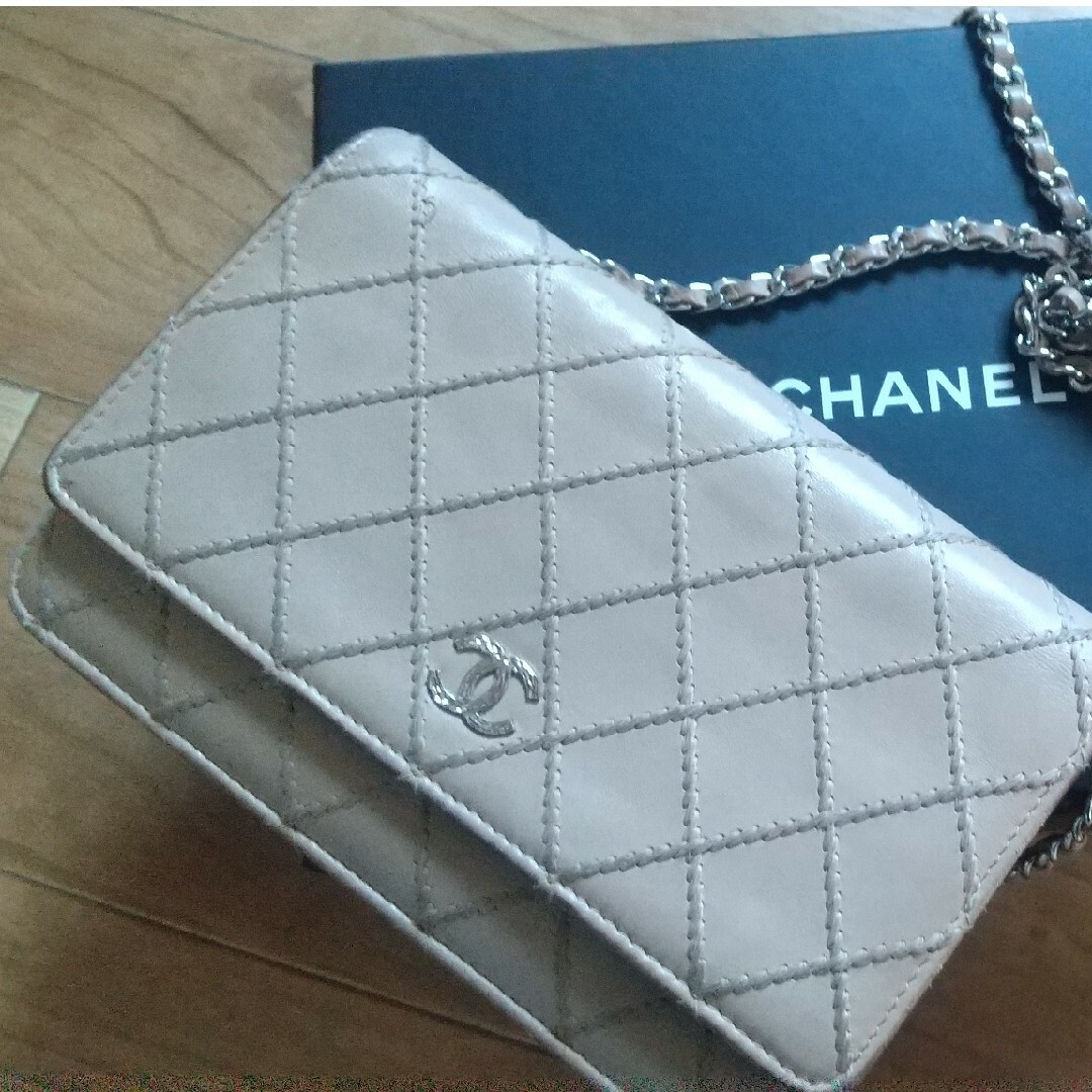 CHANEL(シャネル)の美品☆CHANEL シャネル マトラッセ チェーンウォレット ショルダー レディースのバッグ(ショルダーバッグ)の商品写真