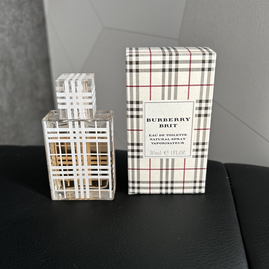 BURBERRY(バーバリー)のバーバリー　ブリット　オードトワレ　30ml コスメ/美容の香水(ユニセックス)の商品写真