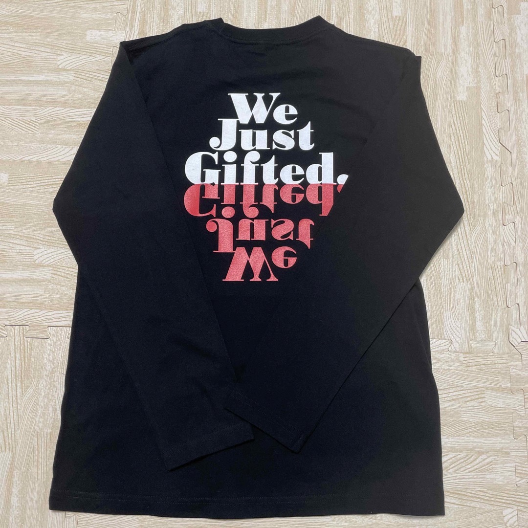 美品BE: FIRST  "We Just Gifted." 写真展限定　ロンT エンタメ/ホビーのタレントグッズ(ミュージシャン)の商品写真