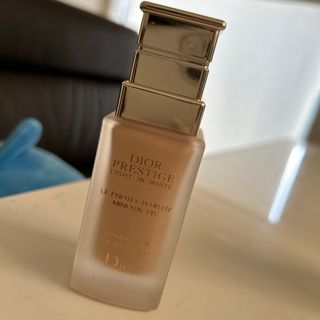 ディオール(Dior)のDIOR プレステージ　ホワイト　ル　プロテクター　uv ミネラル　BB 01(BBクリーム)