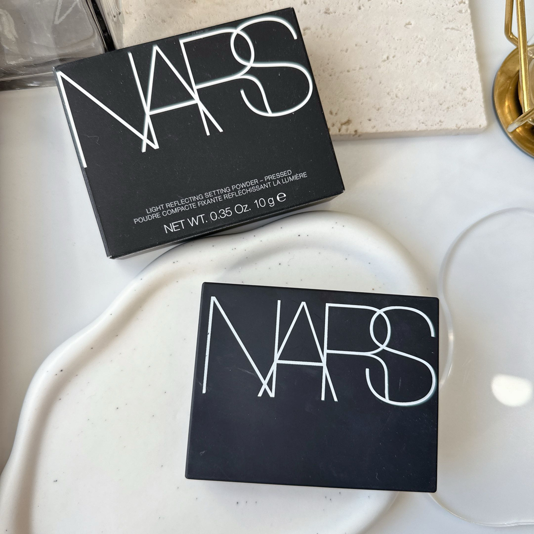 ＮＡＲＳ ライトリフレクティングセッティングパウダー プレストN10g コスメ/美容のベースメイク/化粧品(フェイスパウダー)の商品写真