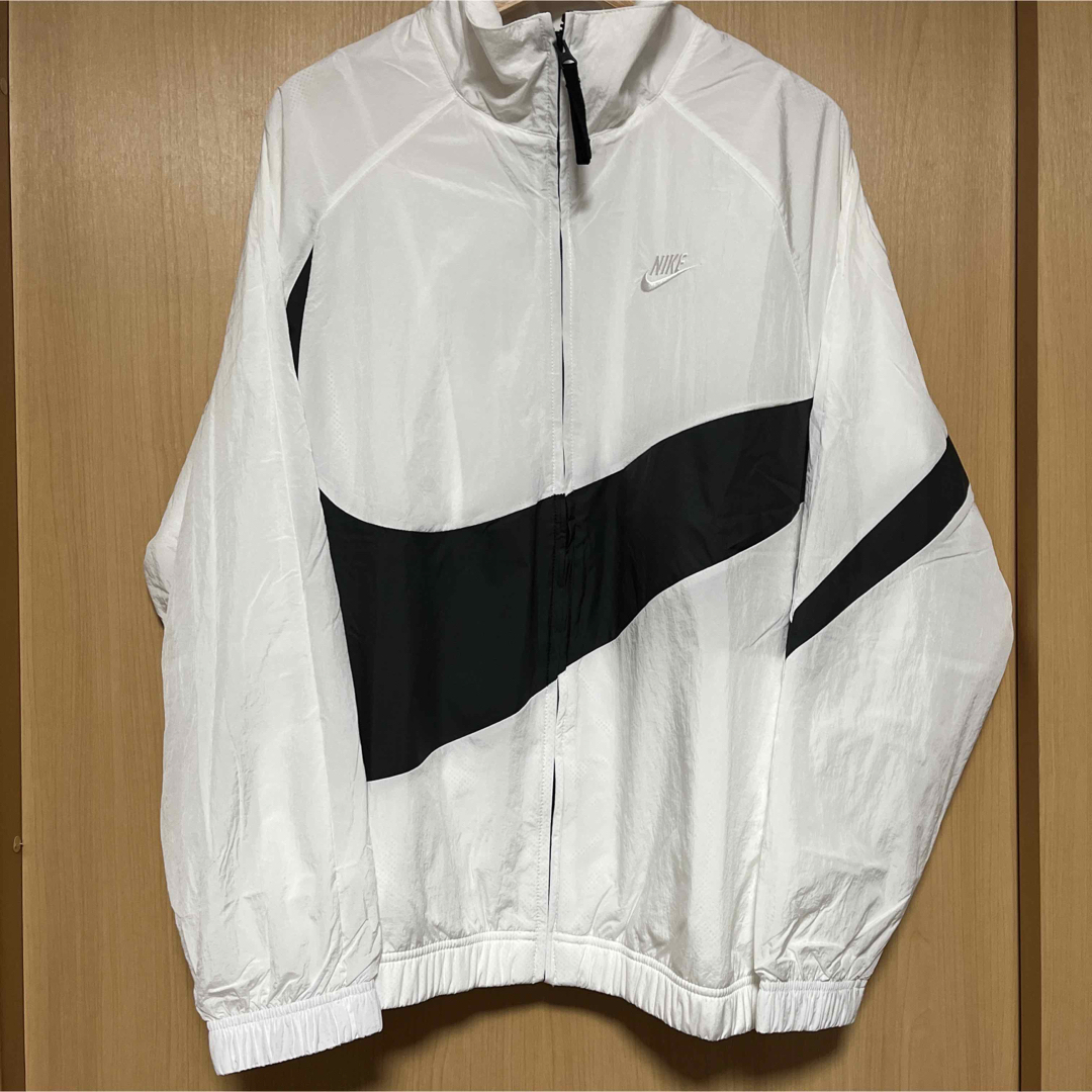 NIKE(ナイキ)のナイキ ステイトメント ウーブン ジャケット　NIKE ホワイト　メンズ　2XL メンズのジャケット/アウター(ナイロンジャケット)の商品写真