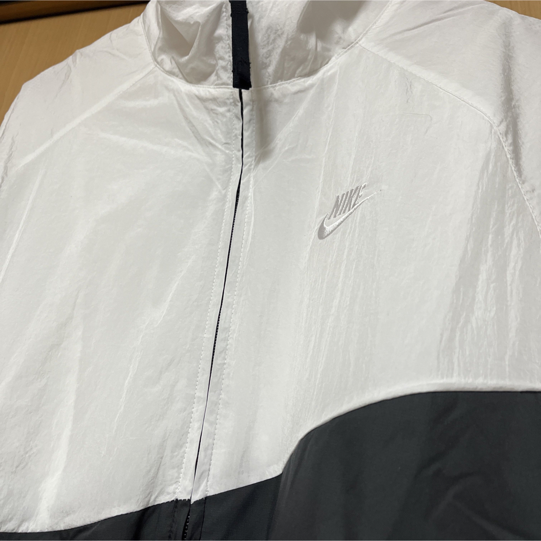 NIKE(ナイキ)のナイキ ステイトメント ウーブン ジャケット　NIKE ホワイト　メンズ　2XL メンズのジャケット/アウター(ナイロンジャケット)の商品写真