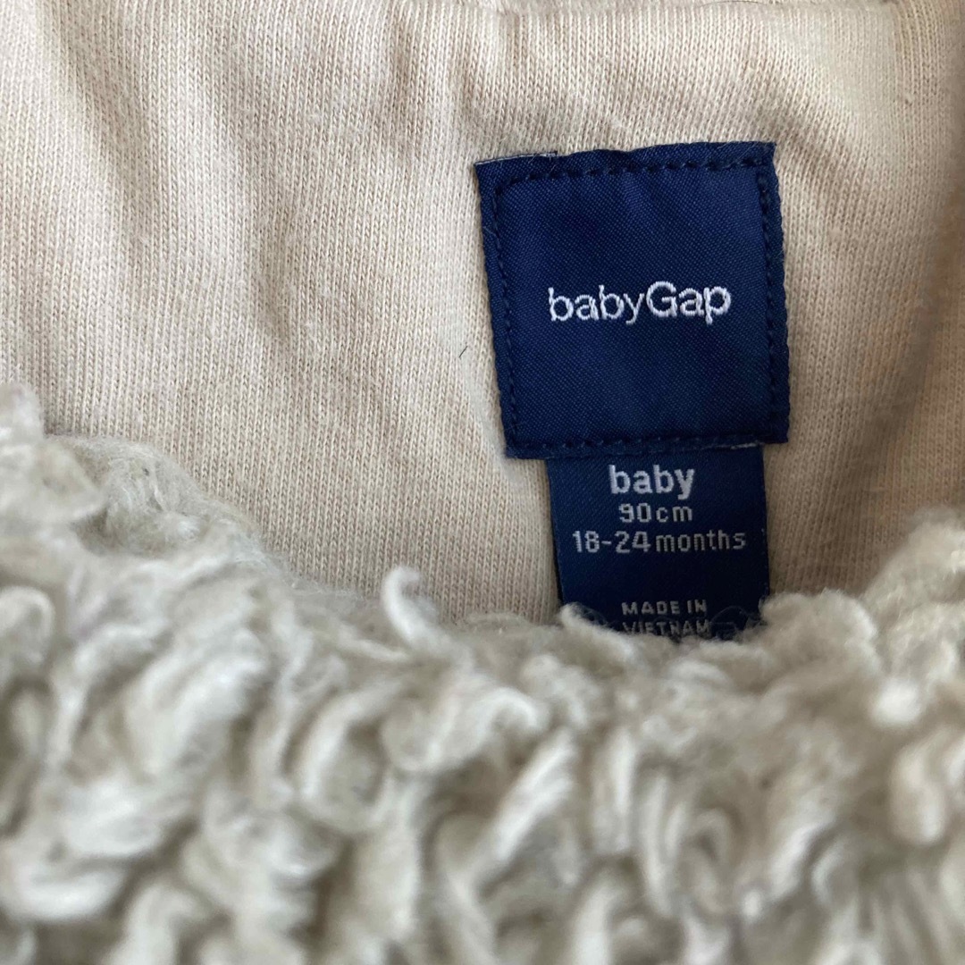 babyGAP(ベビーギャップ)のbabyGAP モコモココート　90サイズ キッズ/ベビー/マタニティのキッズ服女の子用(90cm~)(コート)の商品写真