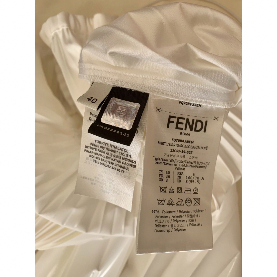 未使用★FENDIプリーツスカート定価170500円