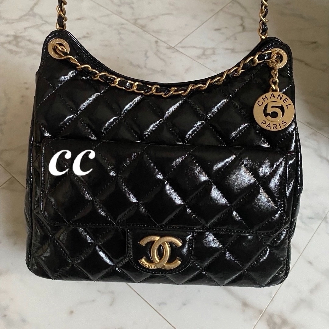 CHANEL(シャネル)の◆京子様◆シャネル2023/2024クルーズコレクション★ホーボーバッグ◆ レディースのバッグ(ショルダーバッグ)の商品写真