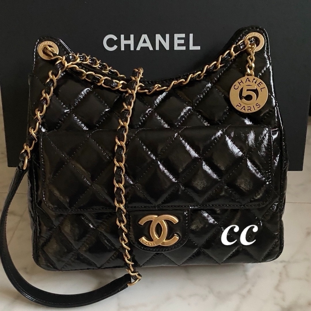 CHANEL(シャネル)の◆京子様◆シャネル2023/2024クルーズコレクション★ホーボーバッグ◆ レディースのバッグ(ショルダーバッグ)の商品写真