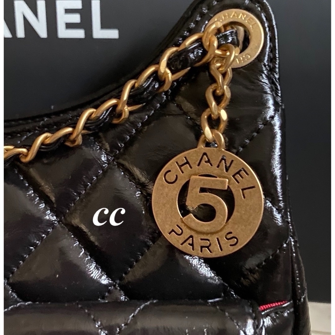 CHANEL(シャネル)の◆京子様◆シャネル2023/2024クルーズコレクション★ホーボーバッグ◆ レディースのバッグ(ショルダーバッグ)の商品写真