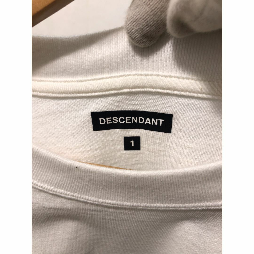 031142● DESCENDANT ロゴ ロンT 1 ホワイト Tシャツ  メンズのトップス(Tシャツ/カットソー(七分/長袖))の商品写真