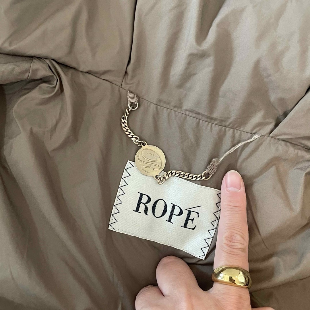 ROPE’(ロペ)の♡ROPE ボリューム襟ショートダウン 軽量 レディースのジャケット/アウター(ダウンジャケット)の商品写真