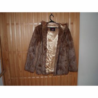 エルディーエス(LDS)のLDSの豪華でカジュアルな毛皮のコート(毛皮/ファーコート)