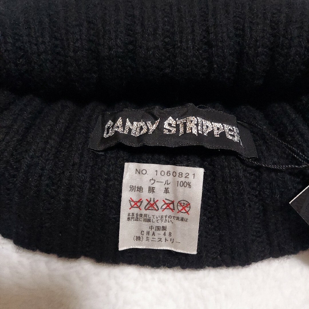 新品タグ付☆キャンディストリッパー スカルニット帽 レザーロゴ 黒 レディースの帽子(ニット帽/ビーニー)の商品写真