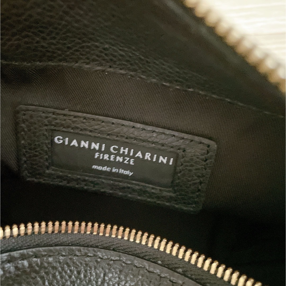 GIANNI CHIARINI(ジャンニキャリーニ)のジャンニキアリーニ　オリガミ　S  ブラック レディースのバッグ(ショルダーバッグ)の商品写真