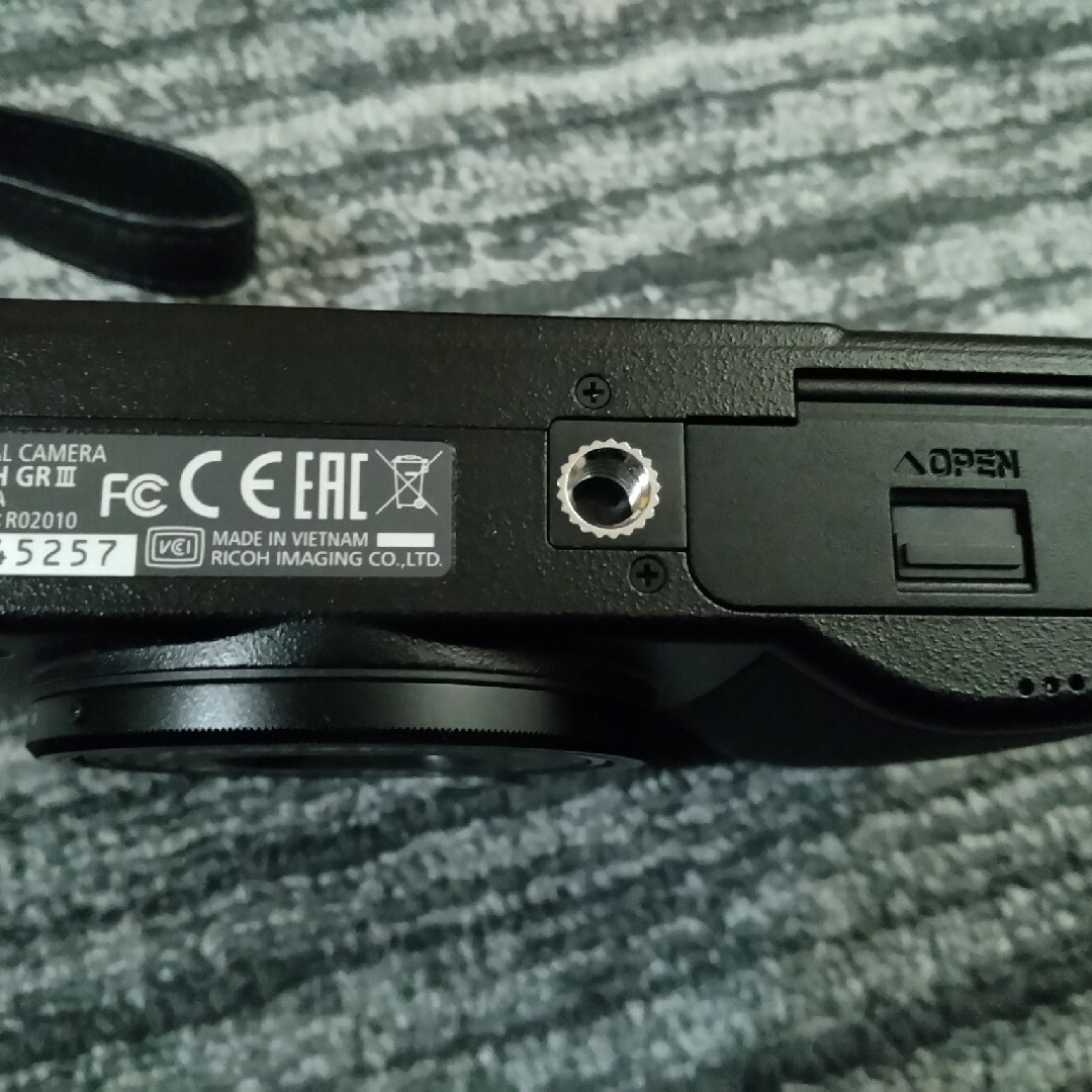 RICOH(リコー)のRICOH リコー ハイエンドコンパクトデジタルカメラ GR 3 スマホ/家電/カメラのカメラ(コンパクトデジタルカメラ)の商品写真