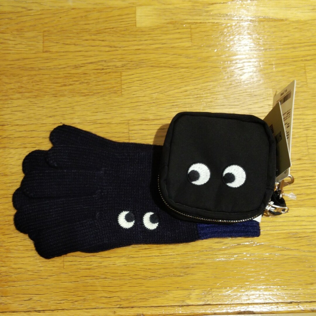 ANYA HINDMARCH(アニヤハインドマーチ)のユニクロ　アニヤハインドマーチ　グローブ　パッカブルバッグ　エコバッグ　手袋 レディースのバッグ(エコバッグ)の商品写真
