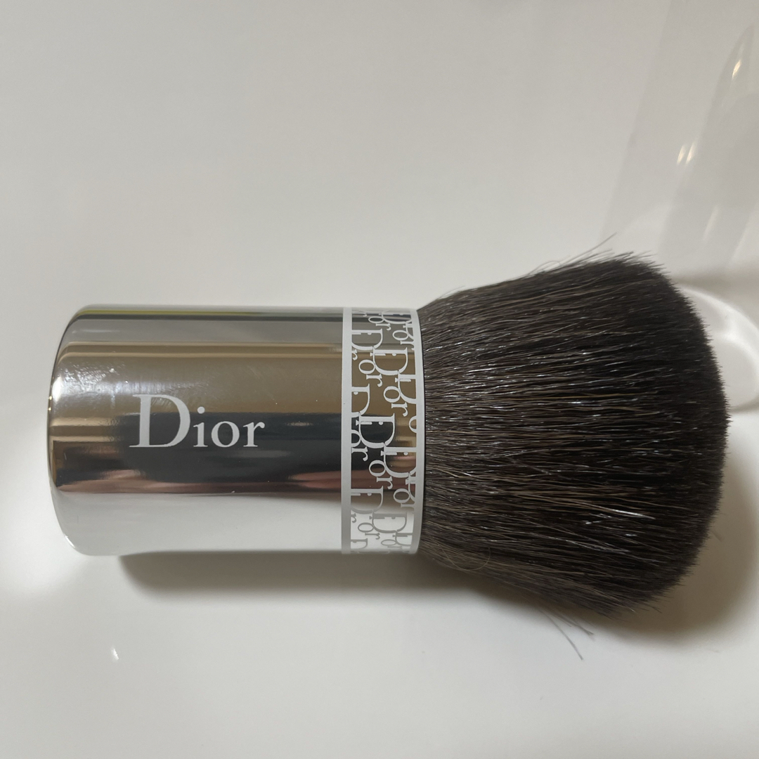 Christian Dior(クリスチャンディオール)のクリスチャンディオール　バックステージ パウダーブラシ コスメ/美容のメイク道具/ケアグッズ(チーク/フェイスブラシ)の商品写真