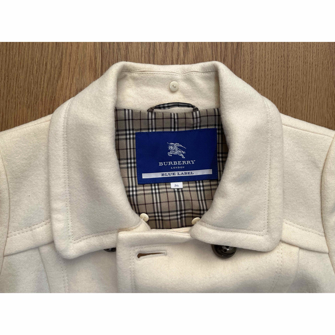 BURBERRY BLUE LABEL(バーバリーブルーレーベル)のホワイトコート レディースのジャケット/アウター(ロングコート)の商品写真