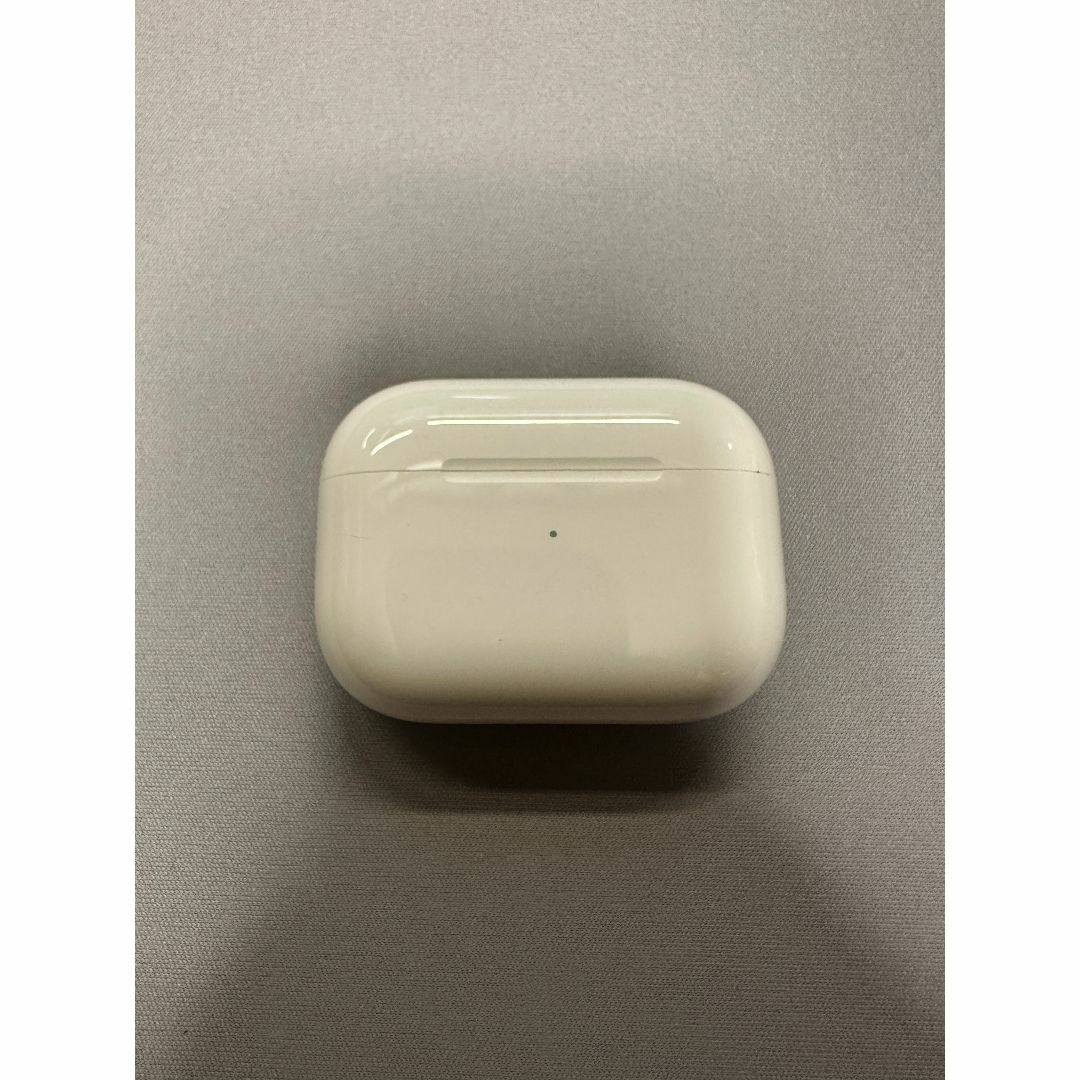 Apple(アップル)のApple AirPods Pro2 Lightning ケースのみ（美品） スマホ/家電/カメラのオーディオ機器(ヘッドフォン/イヤフォン)の商品写真