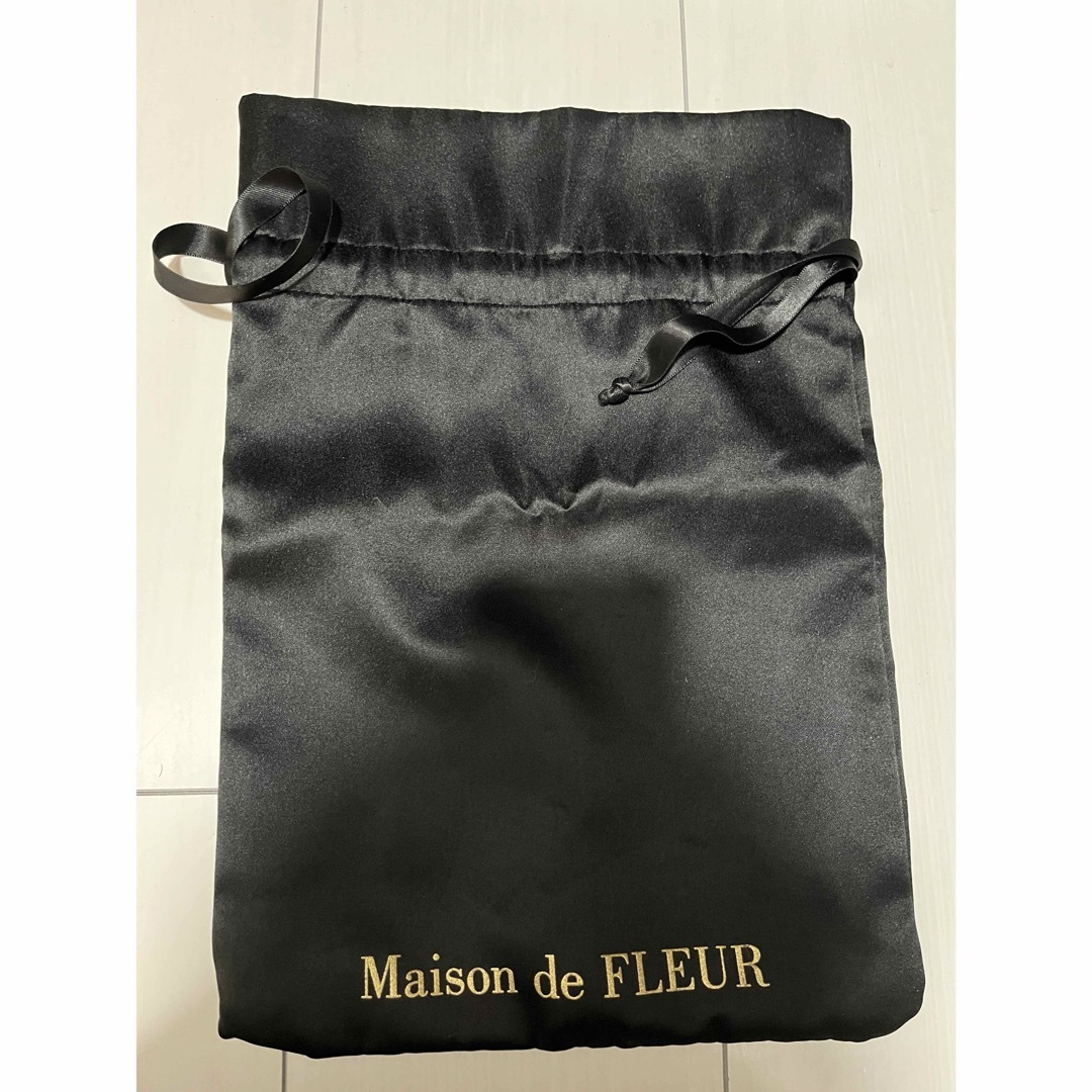 Maison de FLEUR(メゾンドフルール)の未使用　メゾンドフルール　ポーチ　シューズ入れ　黒 レディースのファッション小物(ポーチ)の商品写真