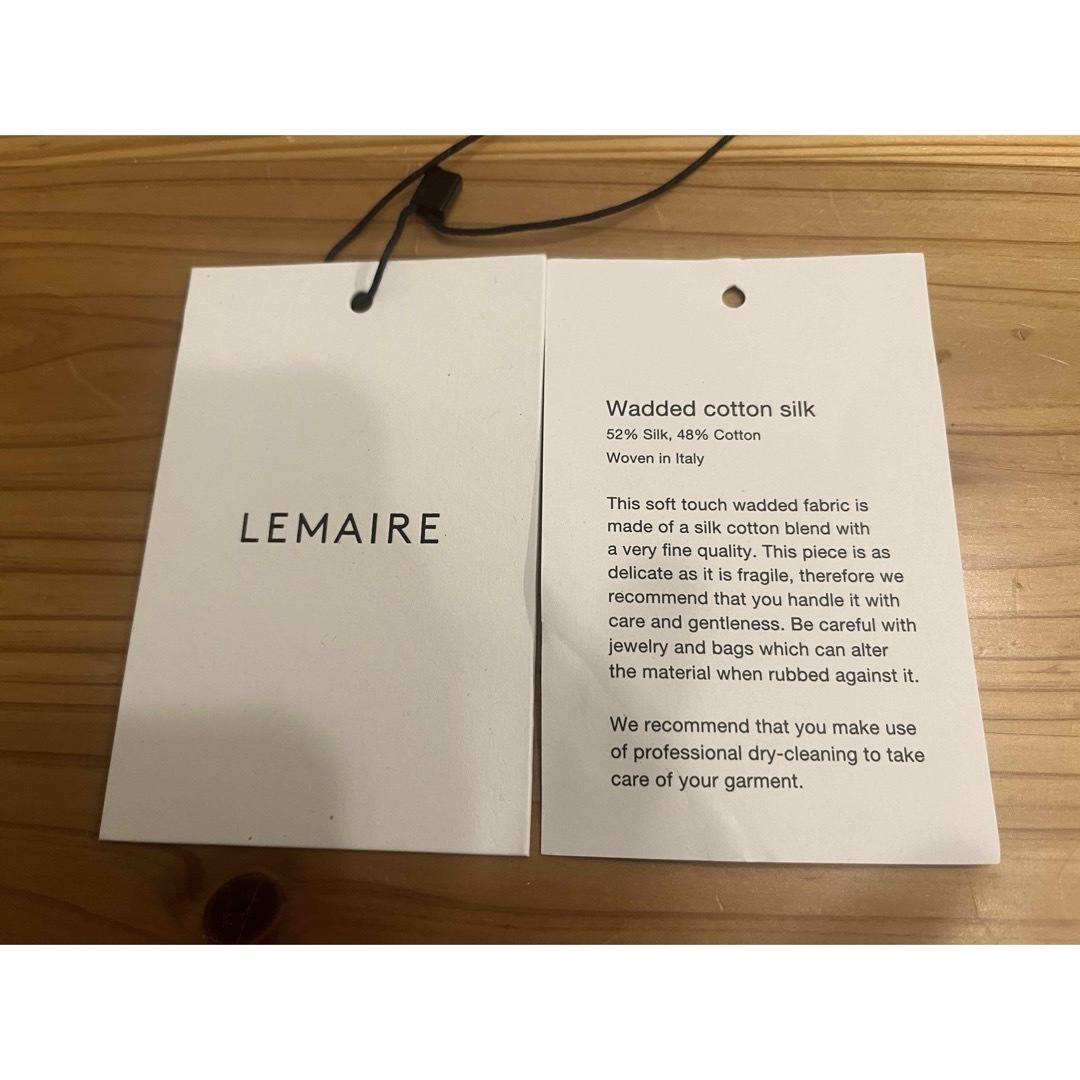 LEMAIRE(ルメール)のLEMAIRE シルクダウンコート レディースのジャケット/アウター(ダウンコート)の商品写真