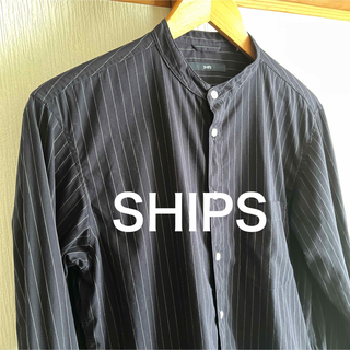 シップス(SHIPS)の【美品】SHIPS ネイビー　チョークストライプ　バンドカラー　シャツ(シャツ)