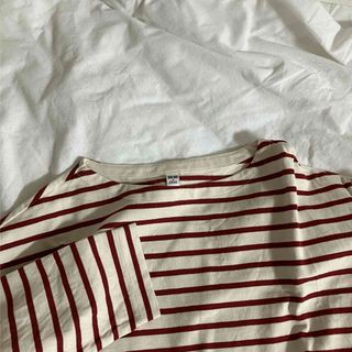 ユニクロ(UNIQLO)のUNIQLO 赤ボーダーコットンカットソー(カットソー(長袖/七分))